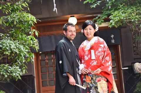 家族や友人へ感謝の気持ちを伝えるアットホームな結婚式
