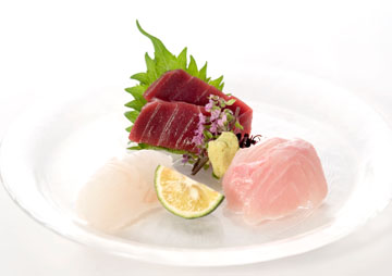 人気の寿司ブッフェや贅沢食材を使用した和食の創作料理でゲストをおもてなし