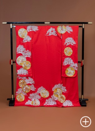 F-05 引き振袖 赤 松葉菊文様